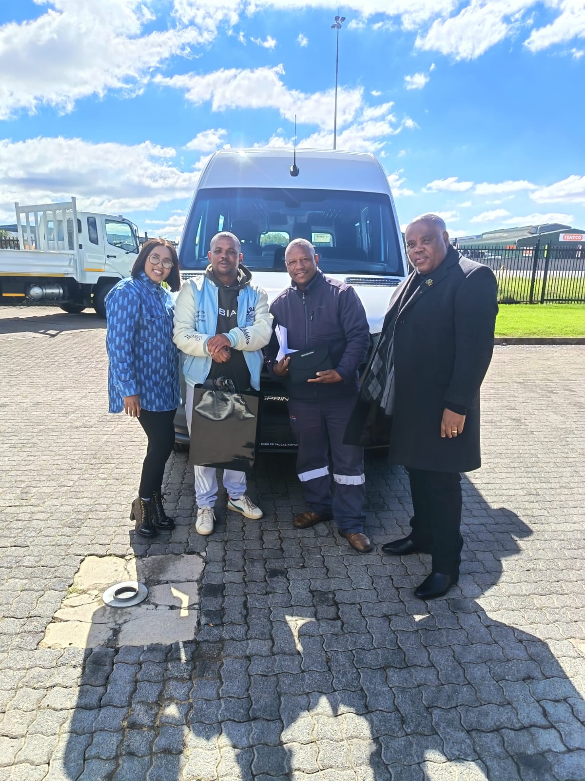 Bantu Bus Delivery 222 (2)
